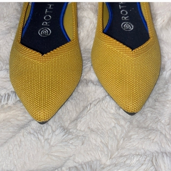 Rothy's Retired The Point in Marigold Yellow  Size 6.5 - Picture 3 of 11